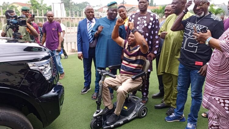 Governor Makinde Presents Brand-New SUV to Yinka Ayefele Following Fresh FM Fire
