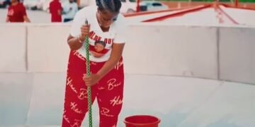 Hilda Baci Personally Cleans Giant Pot Ahead Of Record-Breaking Jollof Rice Attempt In Lagos