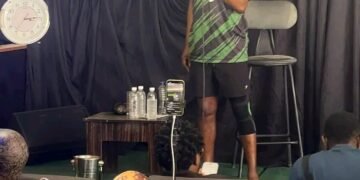 DeeOne Kicks Off 40-Hour Stand-Up Marathon in Bid to Break Guinness World Record