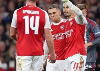 Arsenal Defeat Olympiacos 2-0 to Keep 100% Record in Champions League Group Stage