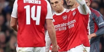 Arsenal Defeat Olympiacos 2-0 to Keep 100% Record in Champions League Group Stage