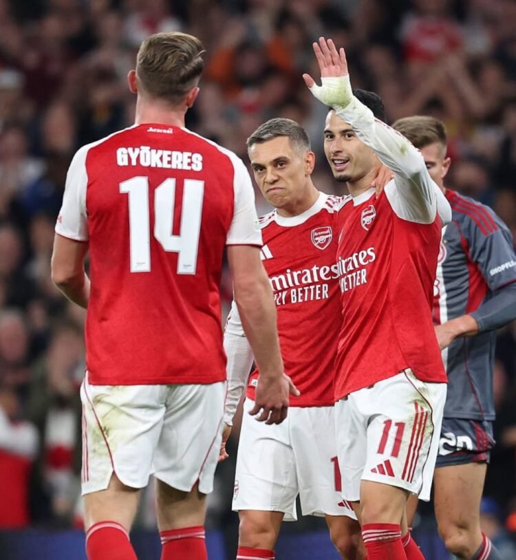 Arsenal Defeat Olympiacos 2-0 to Keep 100% Record in Champions League Group Stage