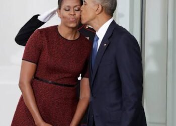 Barack Obama Marks 33rd Wedding Anniversary With Michelle Obama