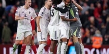 Manchester United Edge Liverpool 2-1 In Thriller At Anfield