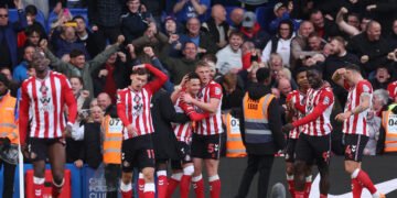 Sunderland Shock Chelsea With 93rd-Minute Winner At Stamford Bridge