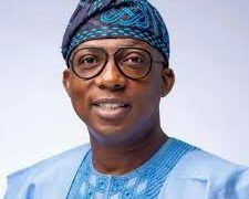 Lagos Govt Clarifies Arrest Of Woman Cooking On Road Median In Lekki