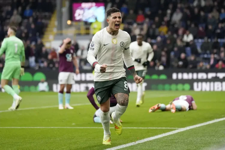 Chelsea Beat Burnley 2-0 With Neto And Fernandez Goals To Move Second In Premier League