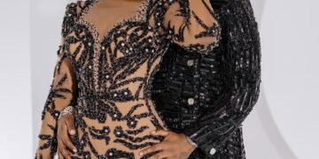 Davido Shows Romantic Side Sending Flowers And Love Note To Chioma