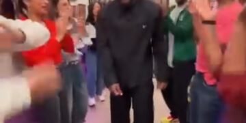 Burna Boy Thrills Fans With Vibrant Entrance At Jennifer Hudson Show