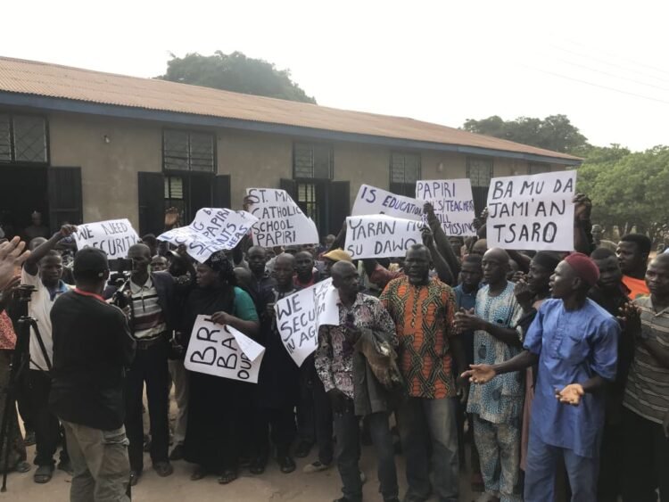 Parents Of St. Mary School Pupils Abducted In Niger Protest Government Silence
