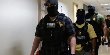 US Judge Frees Hundreds of Migrants Arrested in Chicago