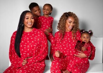 Jada P Shares Festive Pyjama Family Photo With Sister And Kids, Wizkid Missing