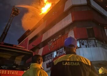 Fire Razes Great Nigeria Insurance House In Lagos, Traders Trapped