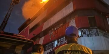 Fire Razes Great Nigeria Insurance House In Lagos, Traders Trapped