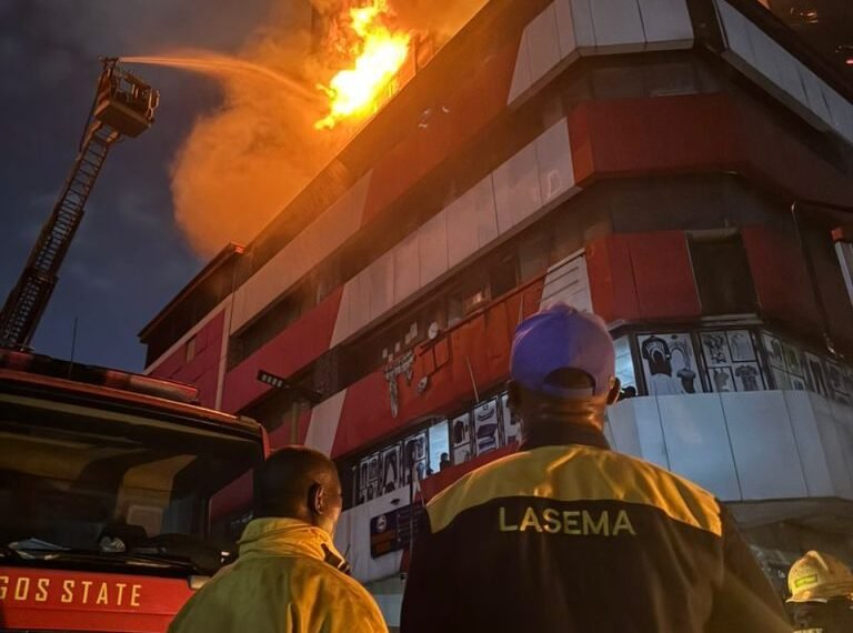 Fire Razes Great Nigeria Insurance House In Lagos, Traders Trapped