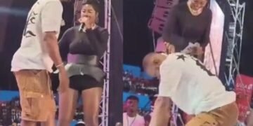 Tiwa Savage Surprises Fan With $1,000 Gift During Calabar Carnival 2025