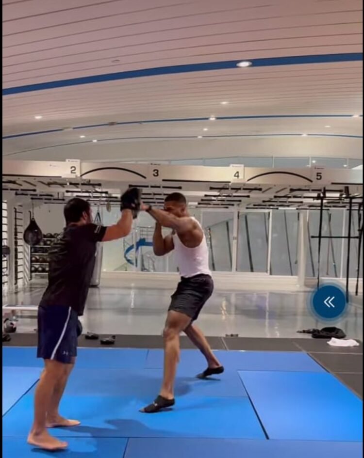 Anthony Joshua Returns to Training Nearly Three Weeks After Fatal Car Crash