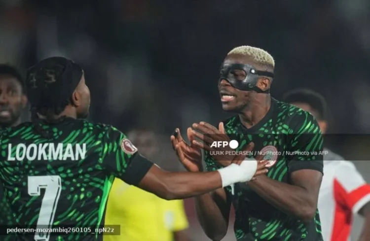 Fans Blast Osimhen Over Touchline Bust-Up With Lookman In AFCON Win