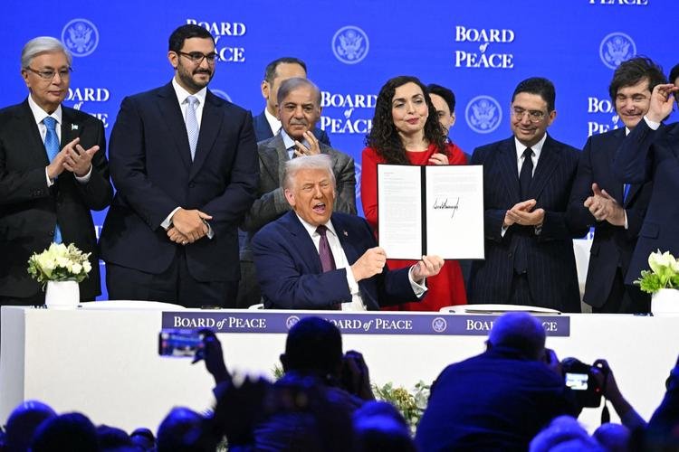 Trump Launches Gaza Board of Peace at Davos, Urges Hamas to Disarm