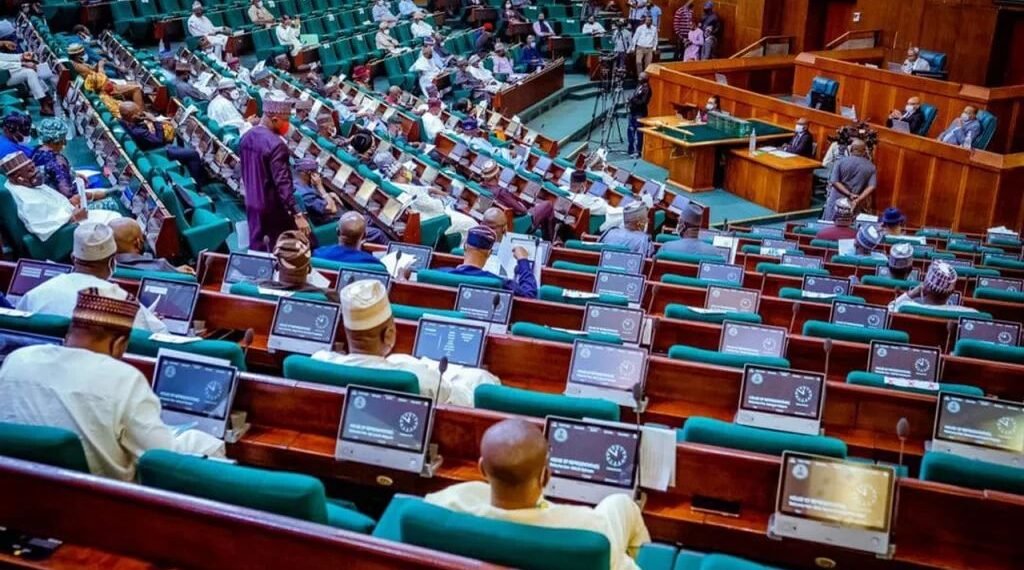 Eight Kano Reps Dumps NNPP