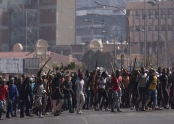 Nigeria Plans Evacuation As Attacks Rise In S’Africa