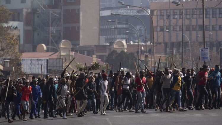 Nigeria Plans Evacuation As Attacks Rise In S’Africa