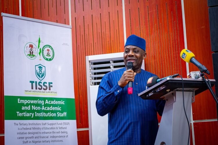 FG Begins Foreign Scholarship Payments