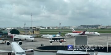 FG Considers Ebola Flight Restrictions