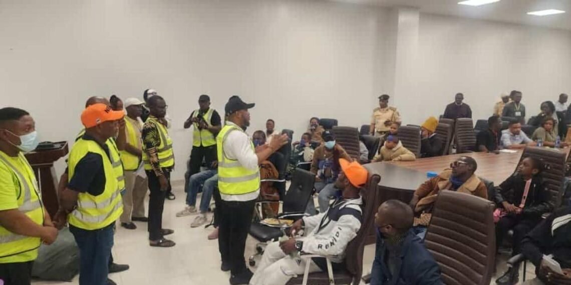 Nigeria Govt To Evacuate Citizens From S’Africa On Tuesday 